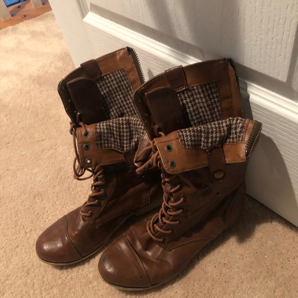Boots - Picture 2 of 4